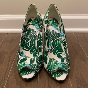 Aldo peep toe heels!